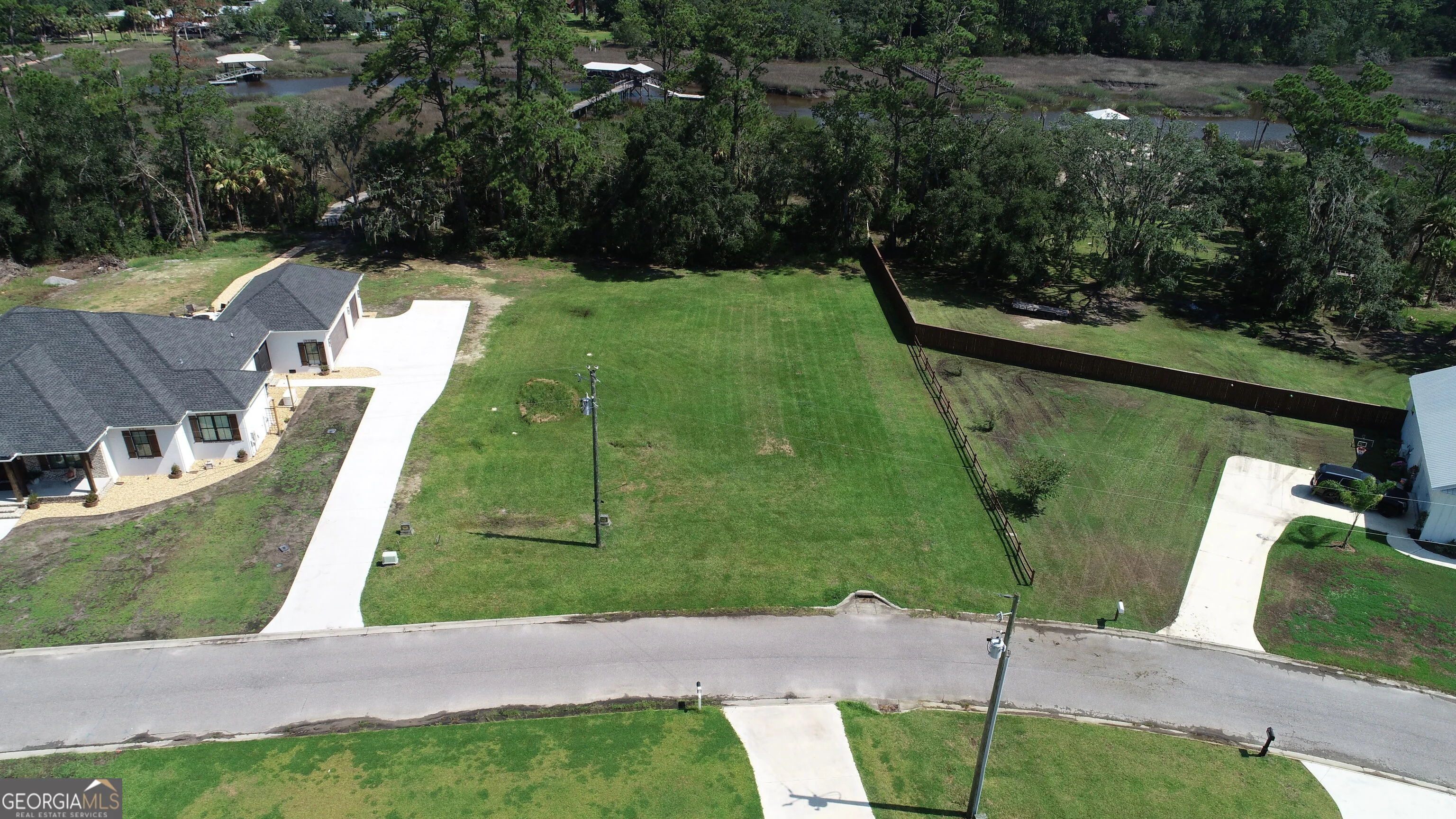 1131 River Oaks Road