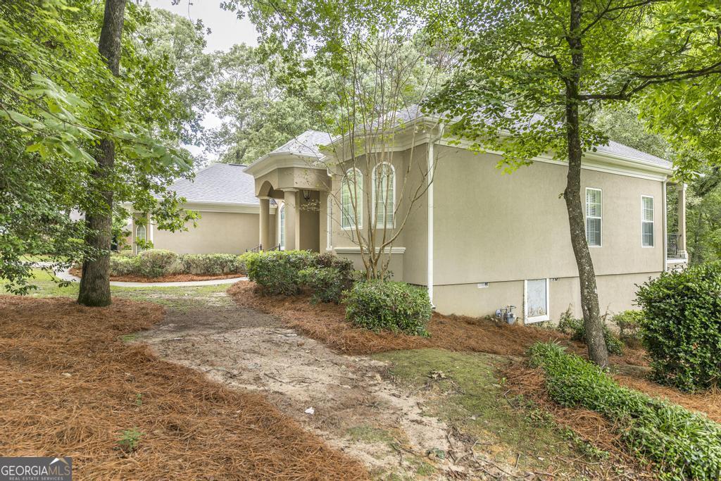 100 Honeysuckle DR