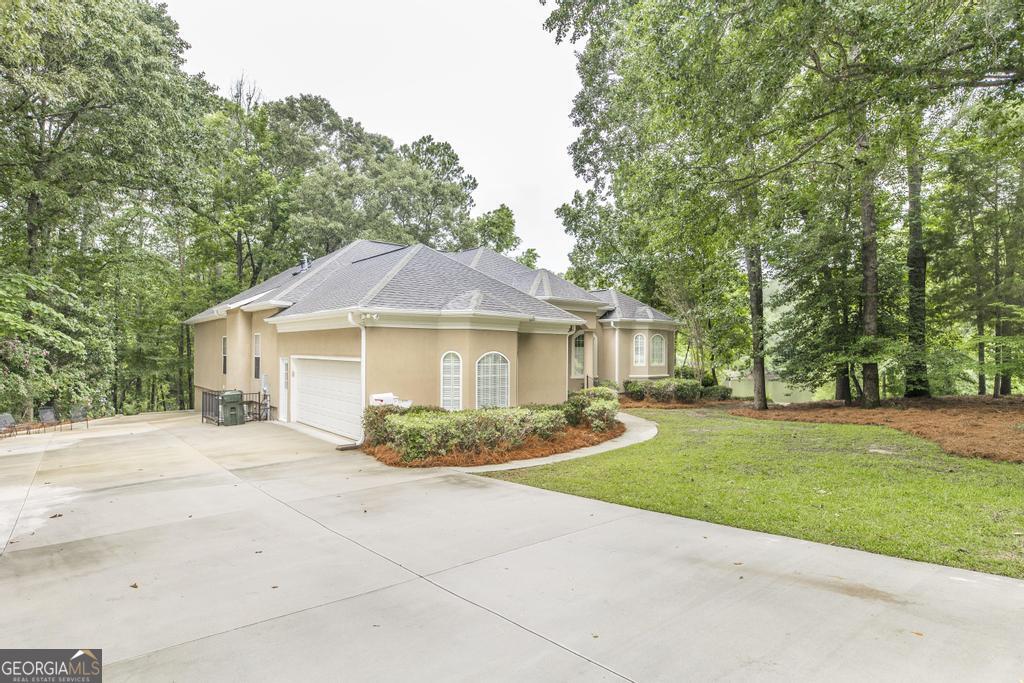 100 Honeysuckle DR