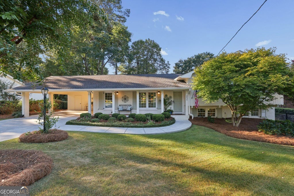 Photo of 3036 Haverford Lane SE, Marietta, GA 30067 (MLS # 10856887)