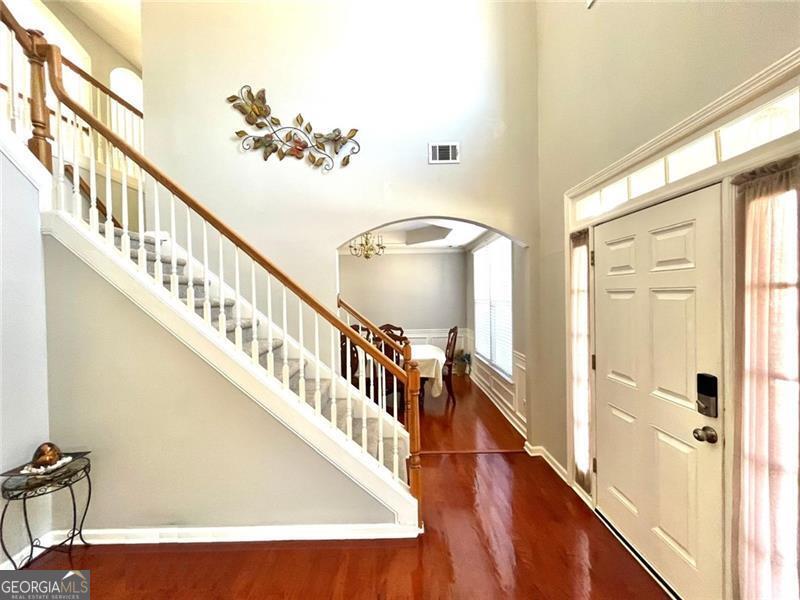 585 Golden Meadows LN