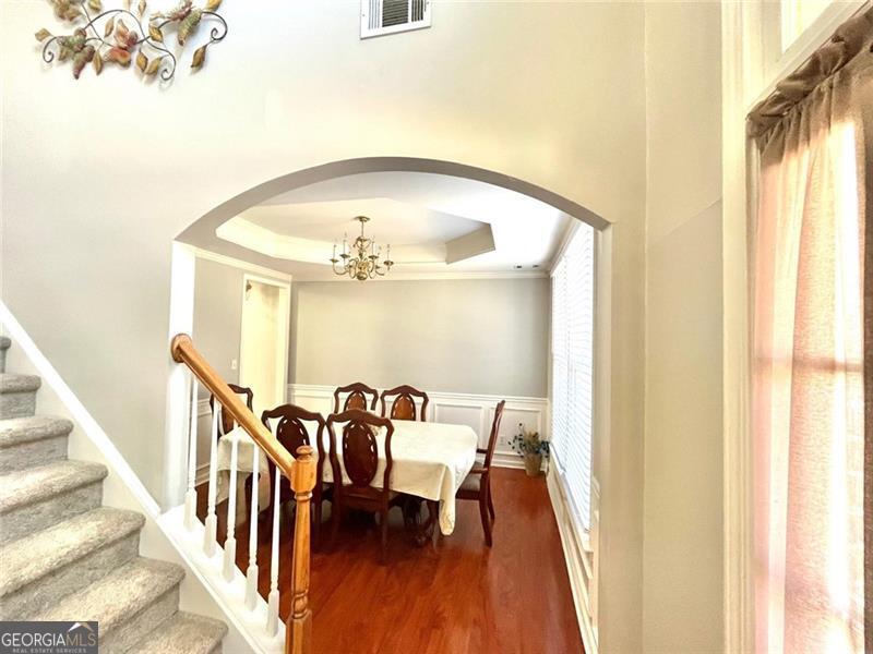 585 Golden Meadows LN