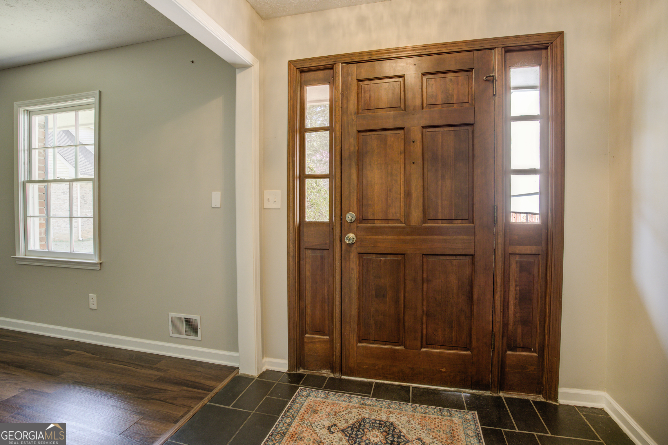 2270 Old Concord Dr SE