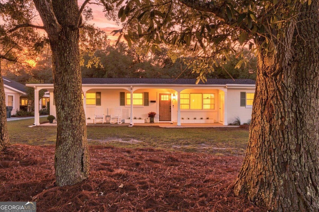 Photo of 826 N Beachview Drive, Jekyll Island, GA 31527 (MLS # 10882353)
