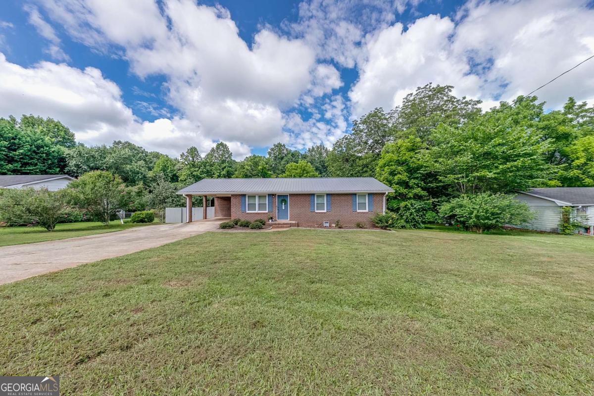 86 Hilltop CIR