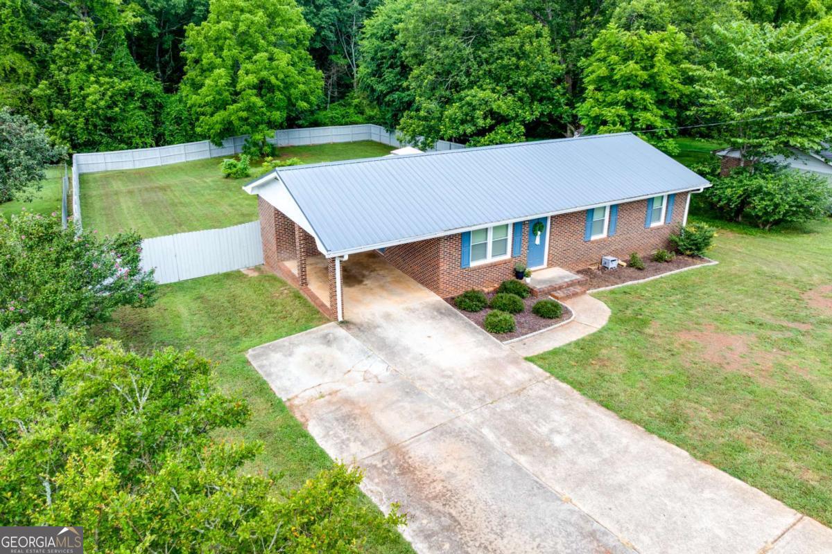 86 Hilltop CIR