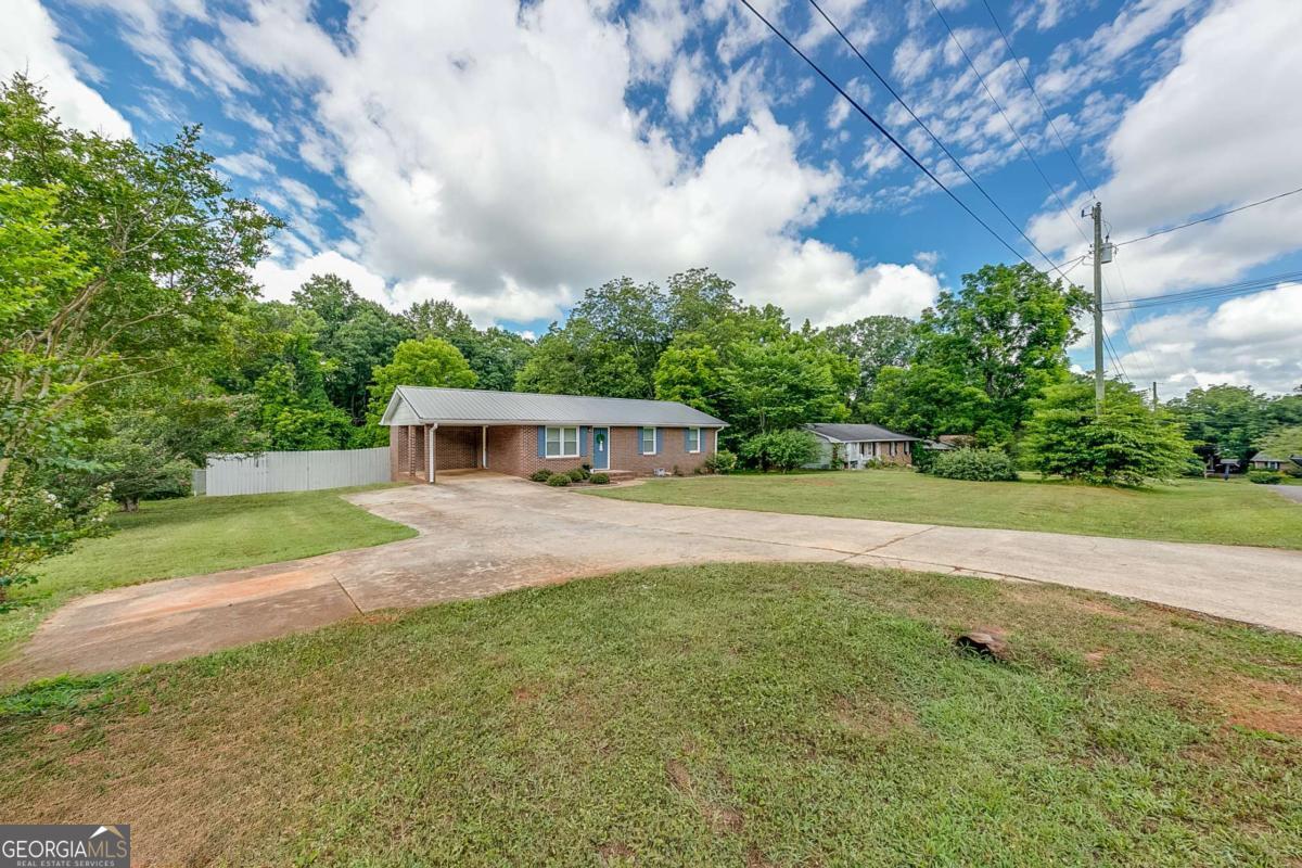 86 Hilltop CIR