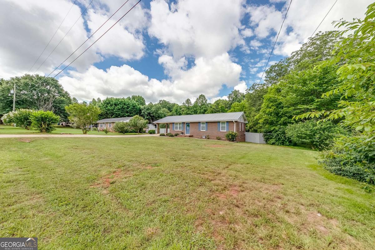 86 Hilltop CIR