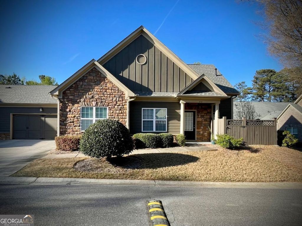 Photo of 212 Glens Loop, Woodstock, GA 30188 (MLS # 10716337)