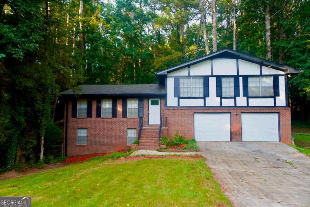 Photo of 5122 Martindale Ln, Stone Mountain, GA 30088 (MLS # 10826940)