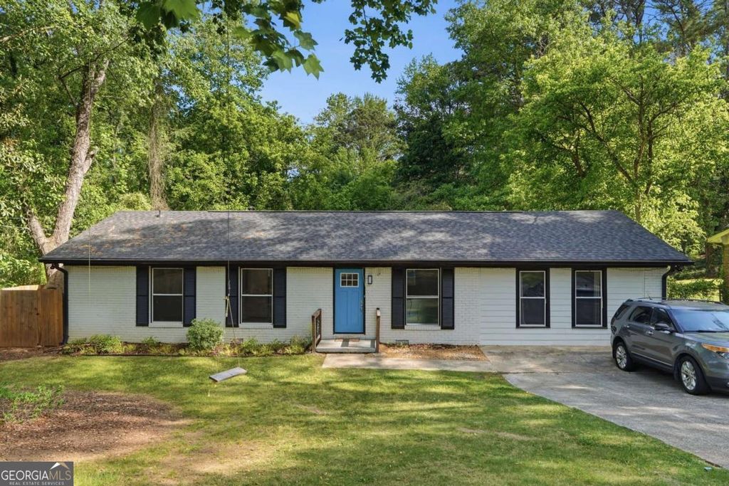 Photo of 4336 Colony East Drive, Stone Mountain, GA 30083 (MLS # 10742939)