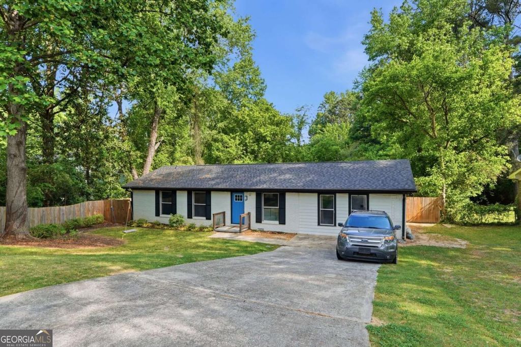 Photo of 4336 Colony East Drive, Stone Mountain, GA 30083 (MLS # 10742939)