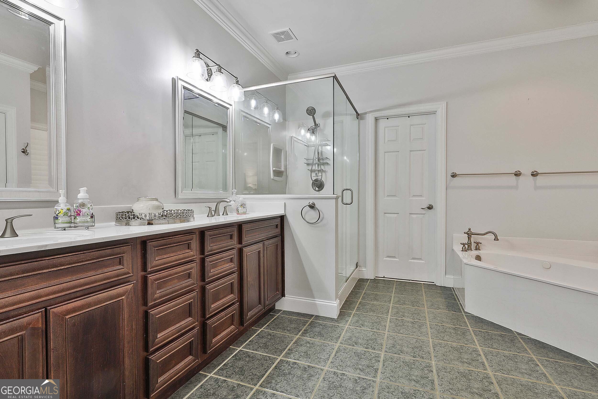 Peachtree City, Georgia 30269, United States, 4 Bedrooms Bedrooms, ,5 BathroomsBathrooms,Residential,Active,79636