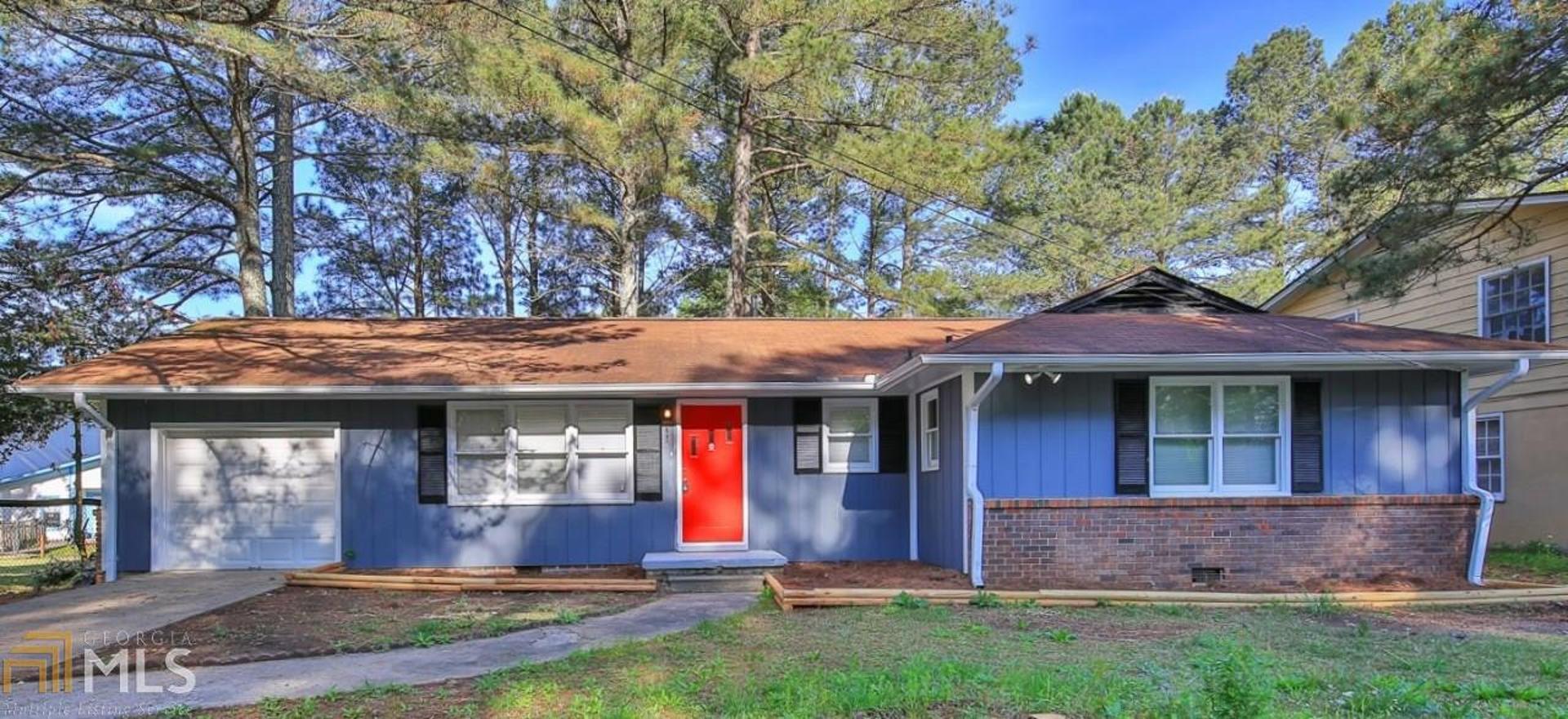 Great location one block from the Kindezi School West charter school and Wilson Mill Park basketball courts. Charming 3 bedroom, 2 bath features new flooring, newly painted interior. Large kitchen with updated stainless steel appliances, long counters, ample cabinet storage and breakfast area. Master suite offers private relaxing whirlpool tub.