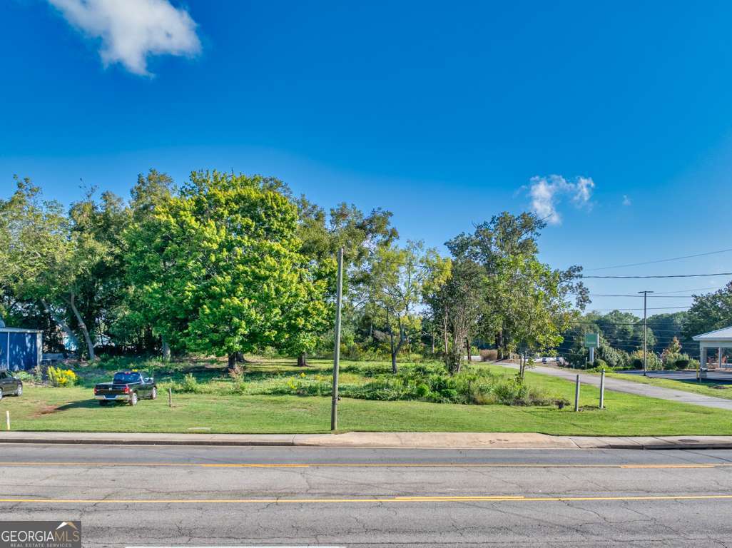 593 Shallowford RD NW