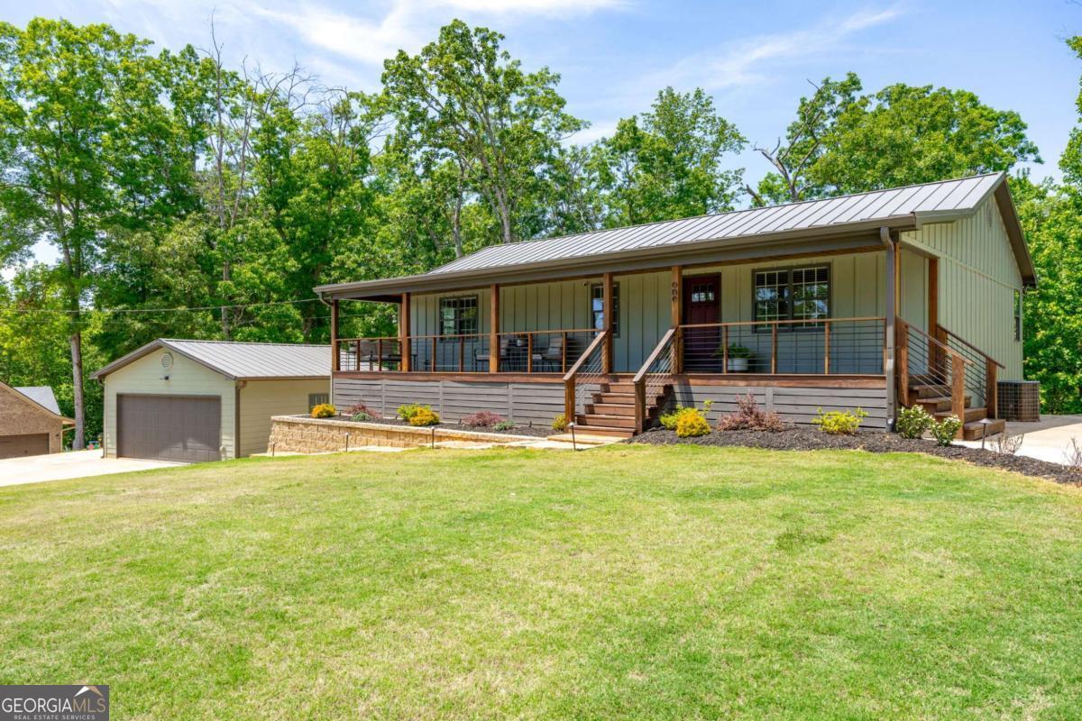 1 Colonial Club DR SE