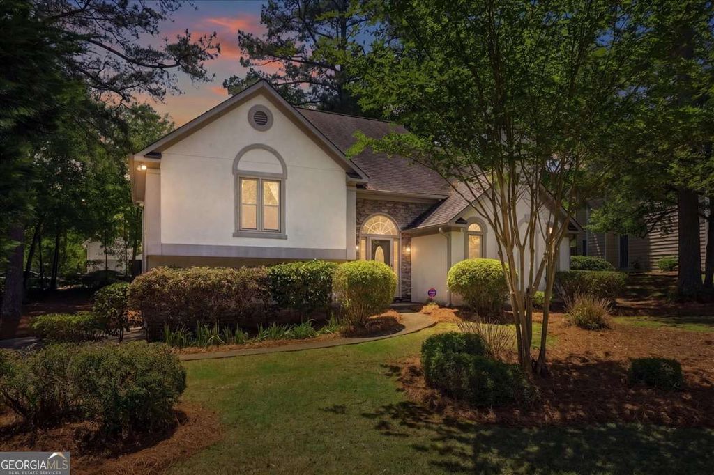 Photo of 5052 Rodrick Trail, Marietta, GA 30066 (MLS # 10761318)