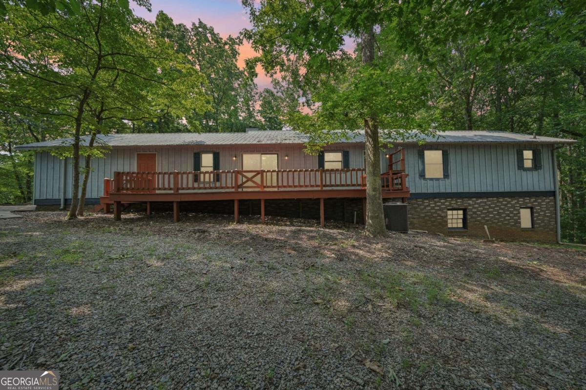 2103 Highway 136 E
