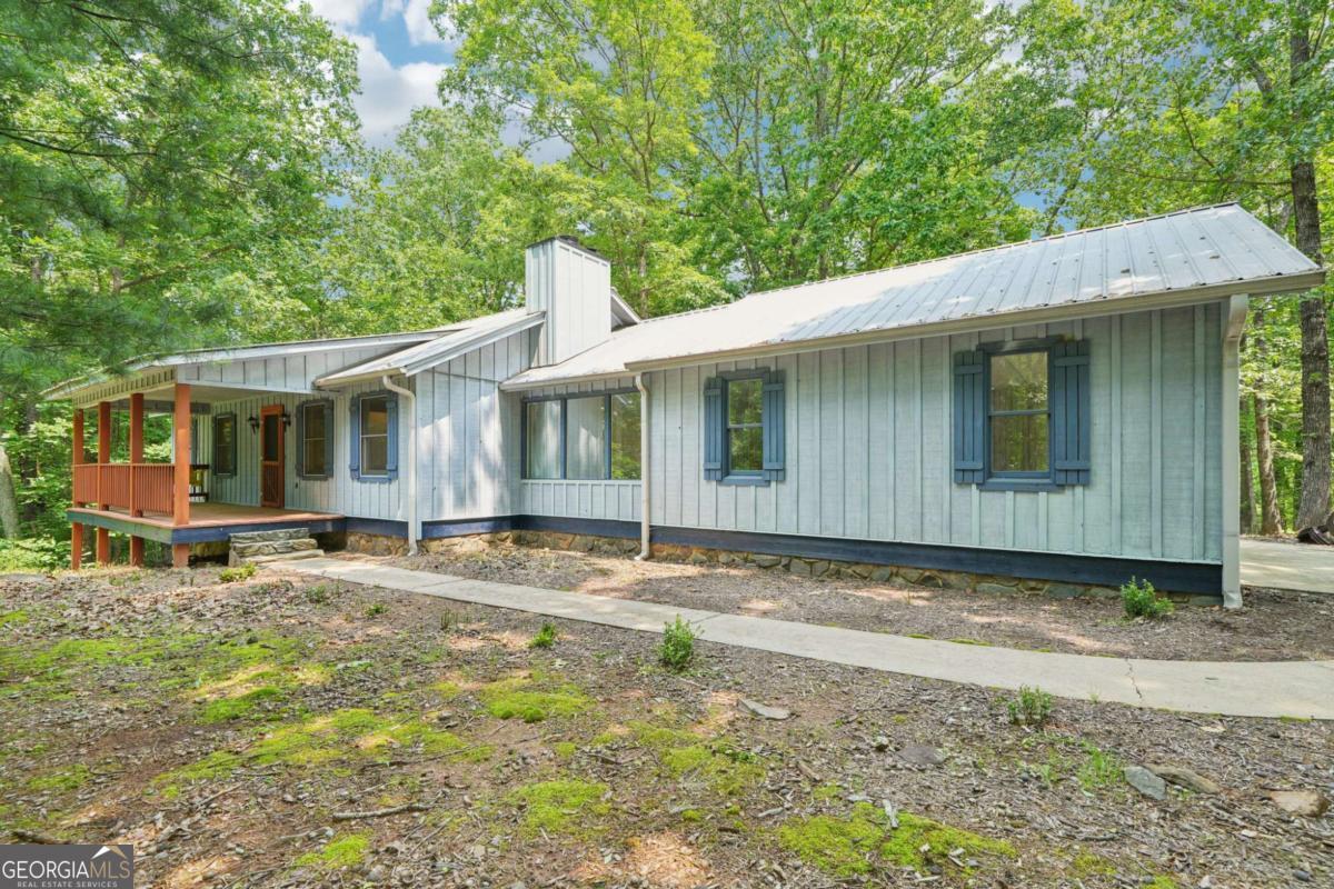 2103 Highway 136 E
