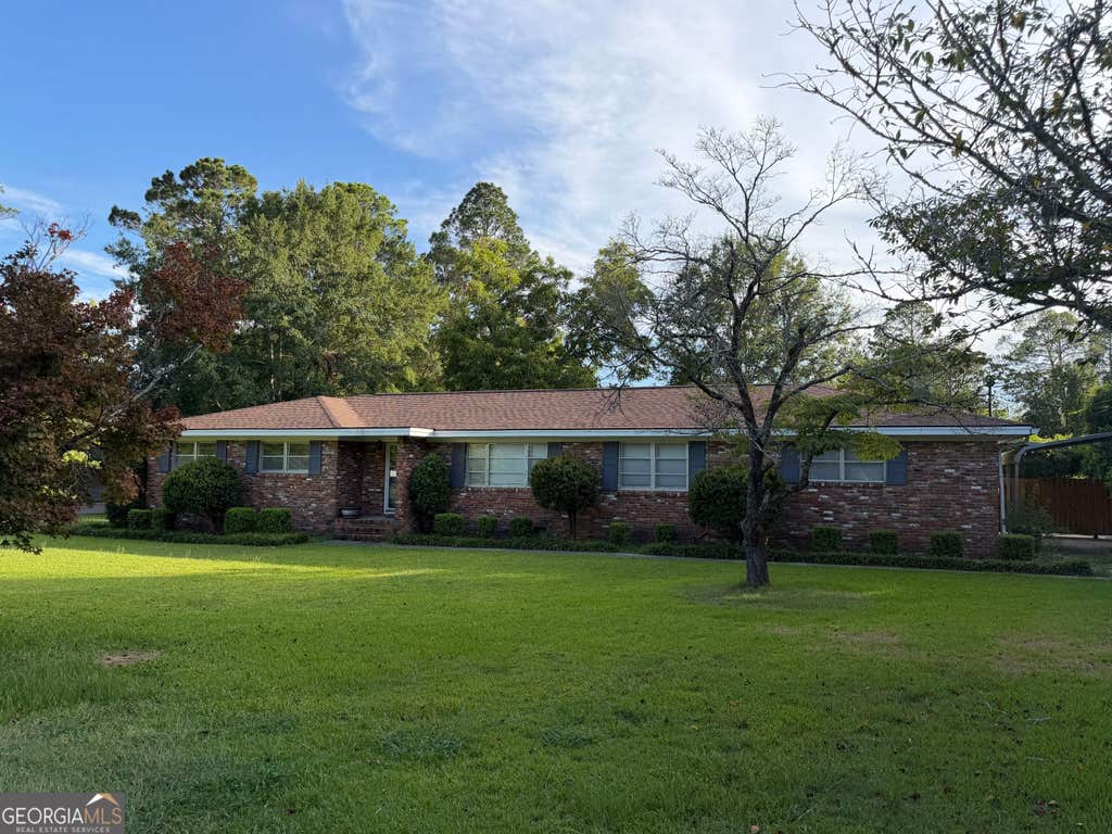 Photo of 1606 Roberson Street, Dublin, GA 31021 (MLS # 10823781)
