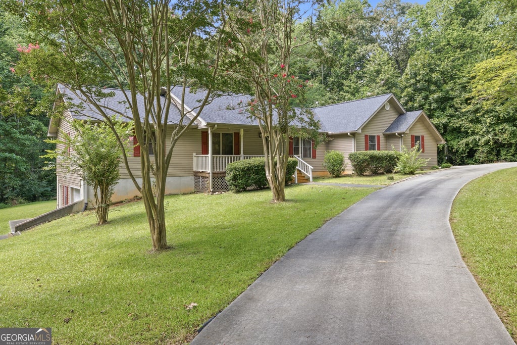 Photo of 2600 Level Grove Road, Cornelia, GA 30531 (MLS # 10827659)