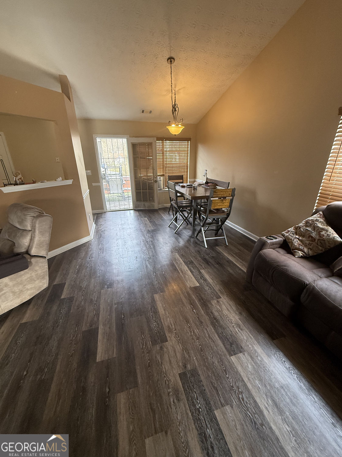 10600 Pine Forest LN