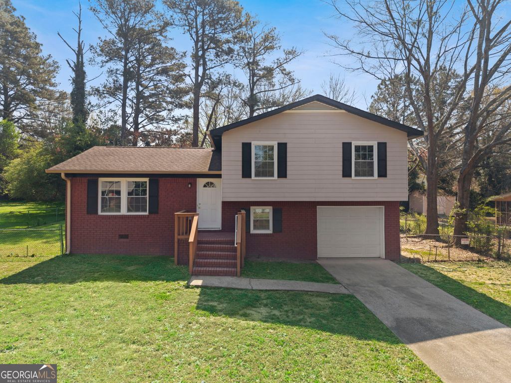 Photo of 1685 Kinglet Road, Jonesboro, GA 30238 (MLS # 10718940)