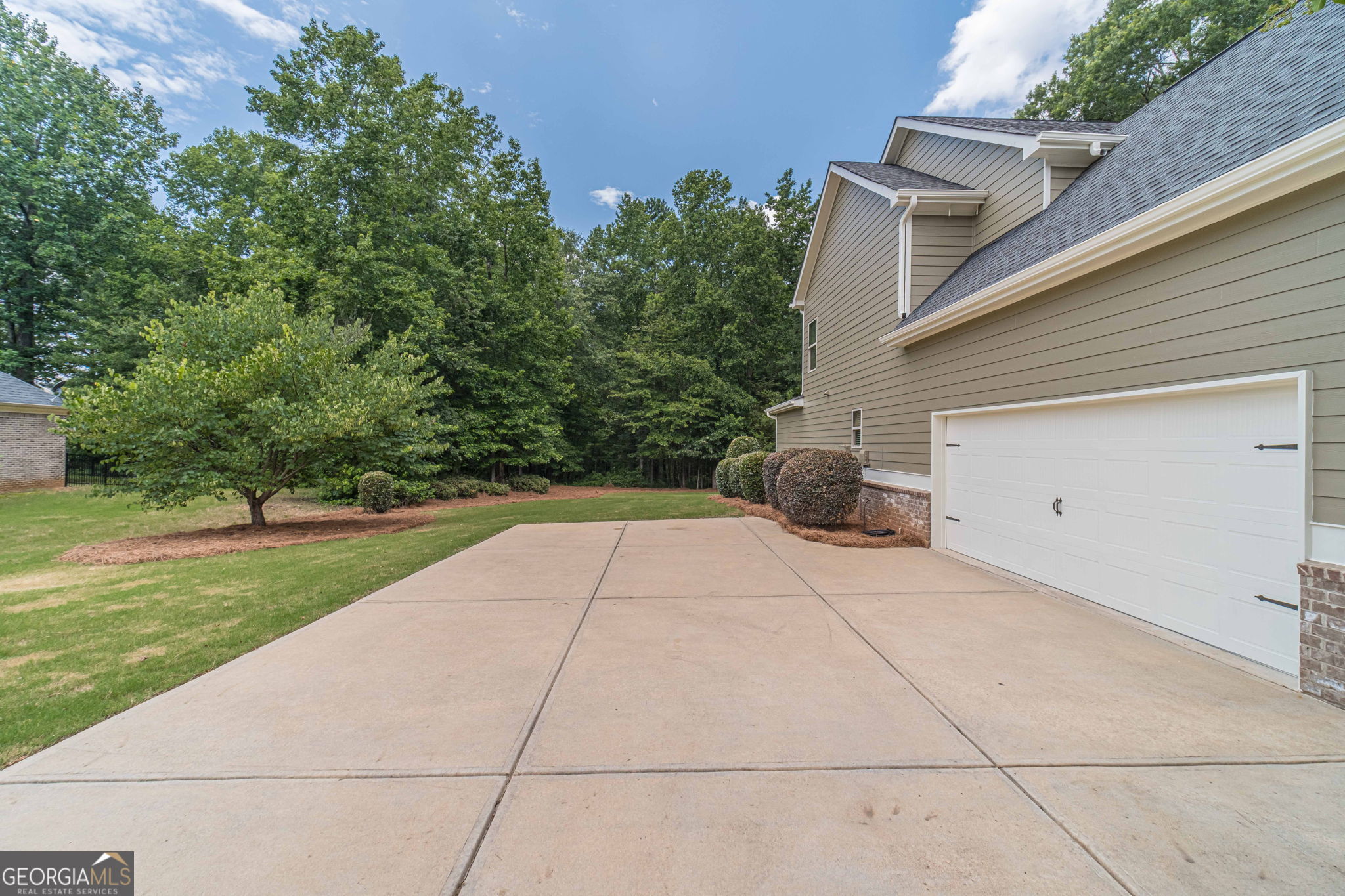 2084 Whitlow View DR