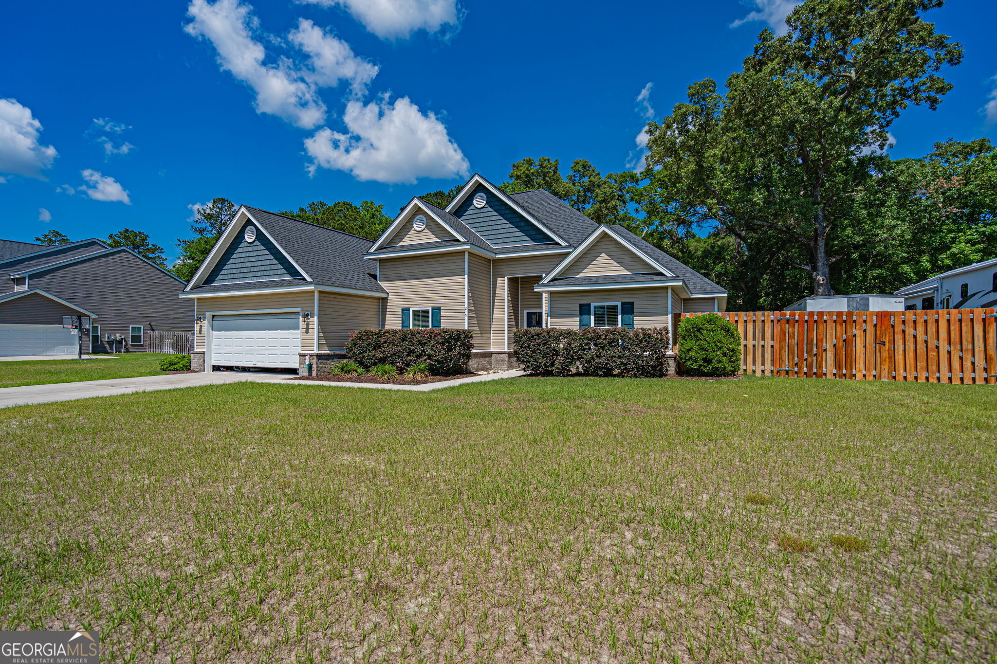 215 Caroline WAY