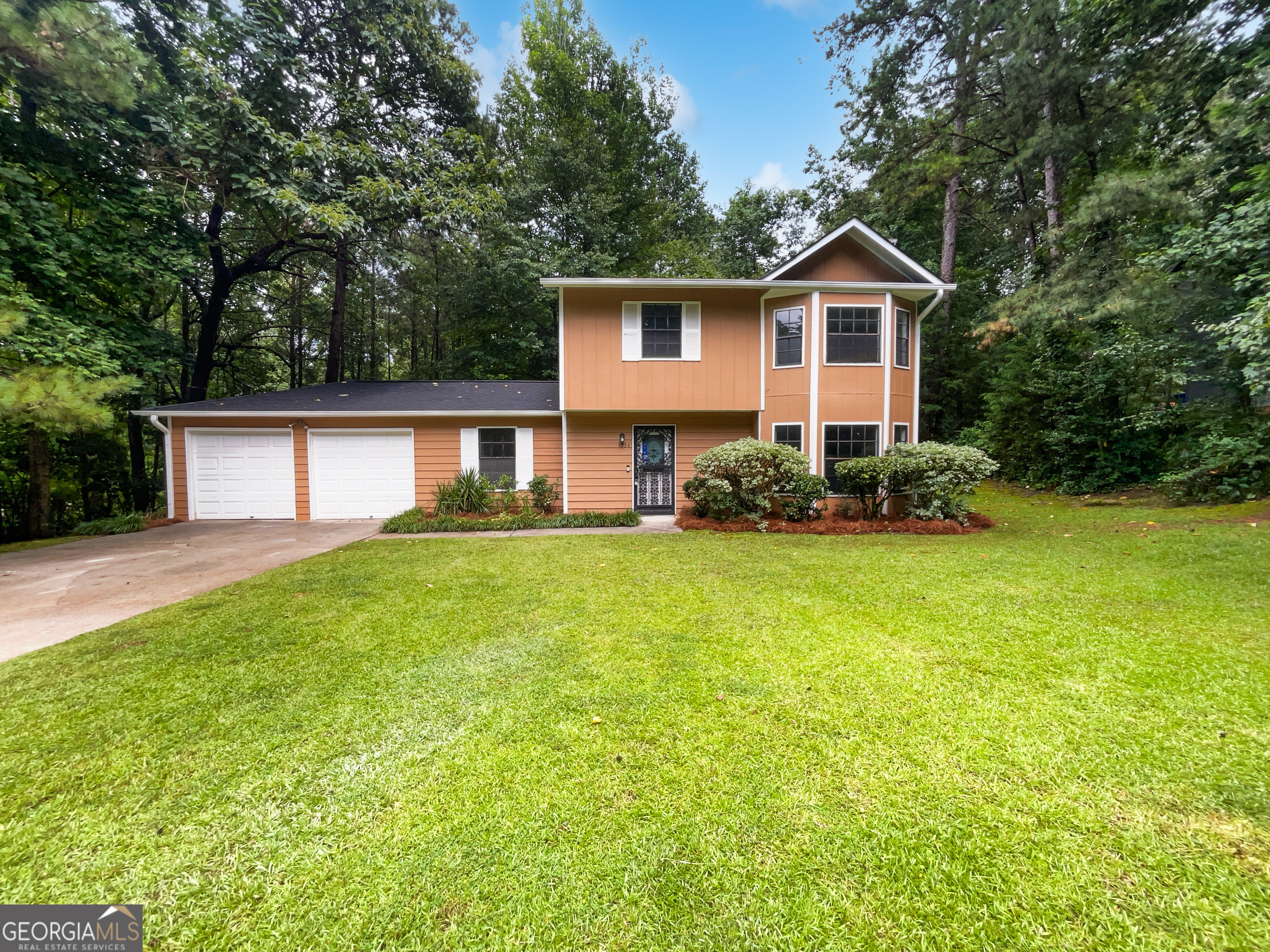 Come see this charming home now on the market! This home has New HVAC, Fresh Interior Paint. A fireplace and a soft neutral color palette create a solid blank canvas for the living area. The primary bathroom features plenty of under sink storage waiting for your home organization needs. The sitting area makes it great for BBQs! Don't miss this incredible opportunity.. 100-Day Home Warranty coverage available at closing