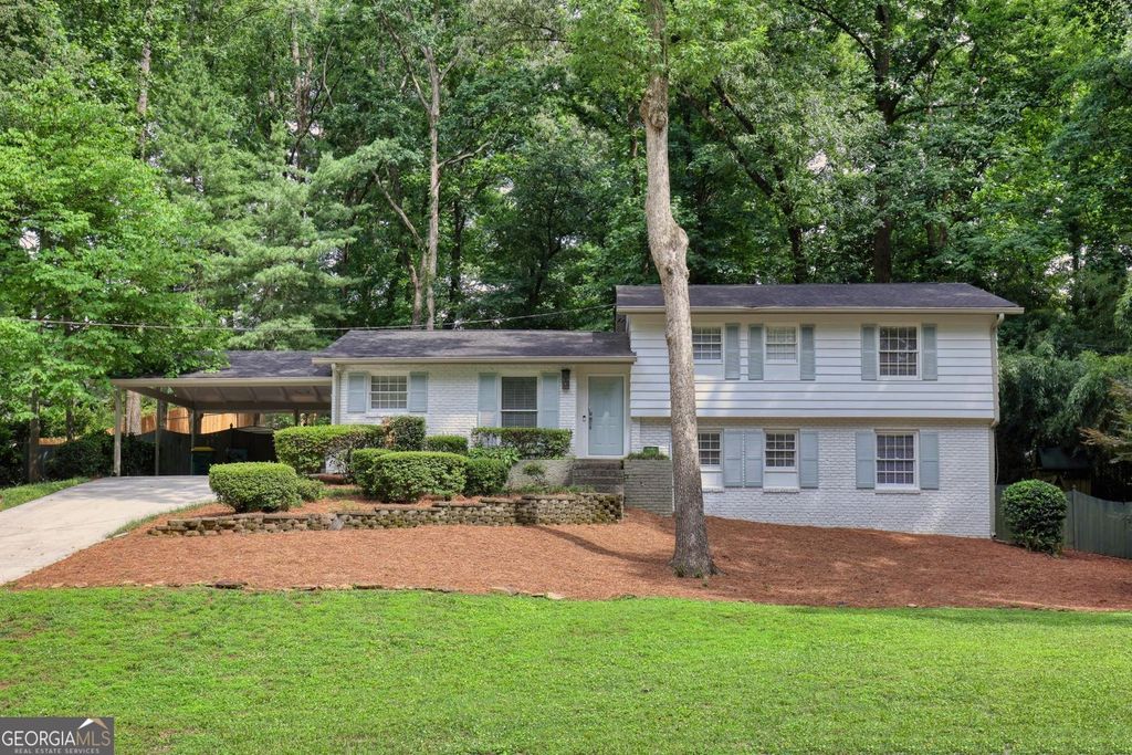 Photo of 90 Bonnie Lane NE, Sandy Springs, GA 30328 (MLS # 10773913)
