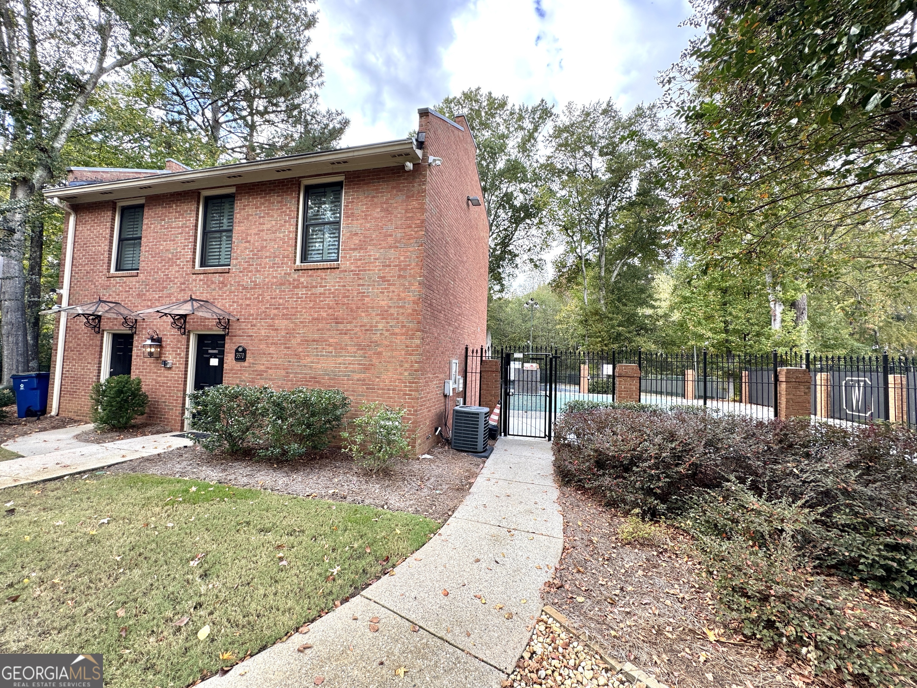 WOODHAVEN AT CHATTAHOOCHEE CROSSING - Residential