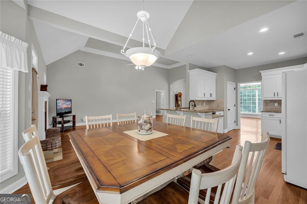 1390 Beringer DR