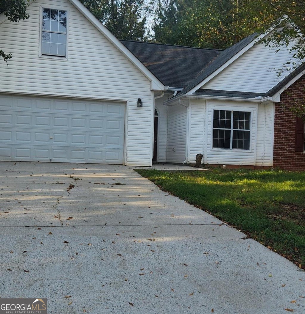 Photo of 10883 Knotty Pine Place, Hampton, GA 30228 (MLS # 10851173)