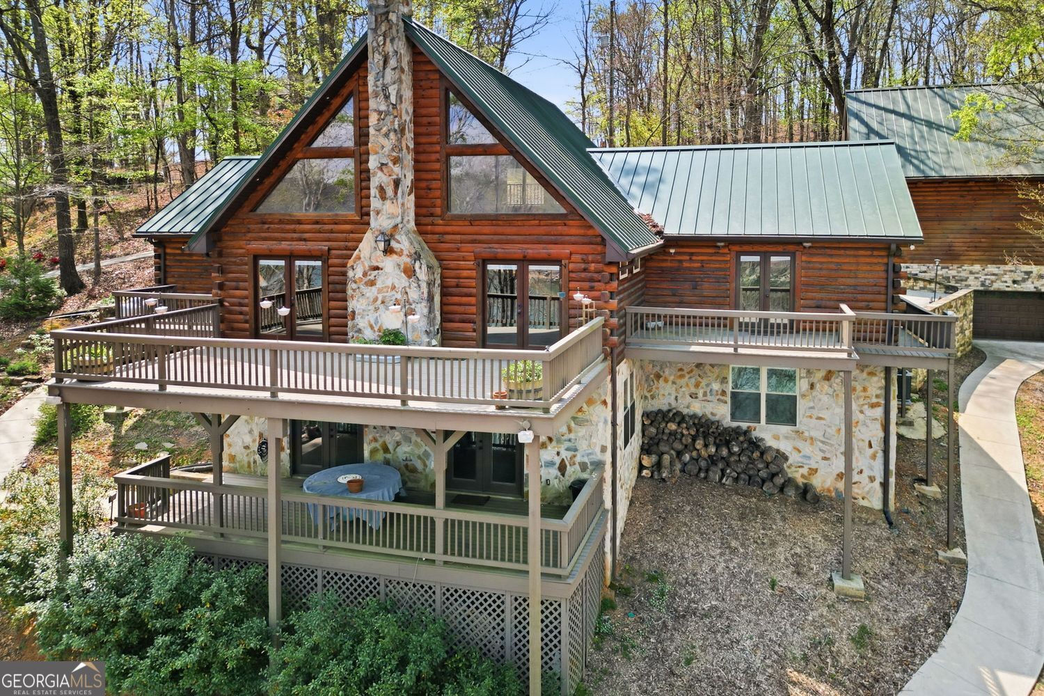 5281 Laurel LN