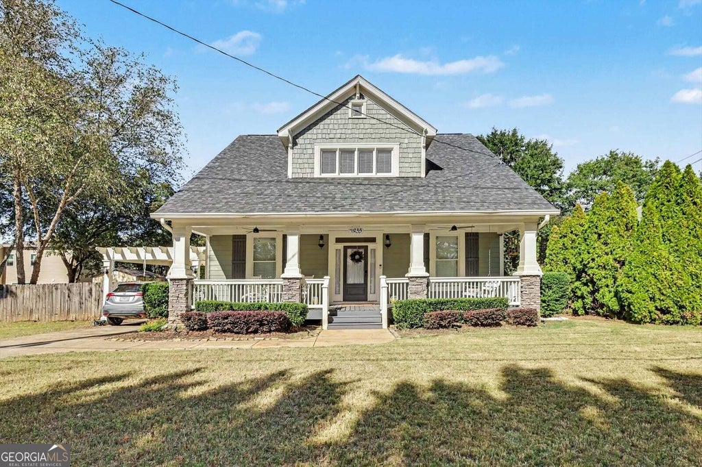 Photo of 1255 Eubanks Avenue, East Point, GA 30344 (MLS # 10878268)