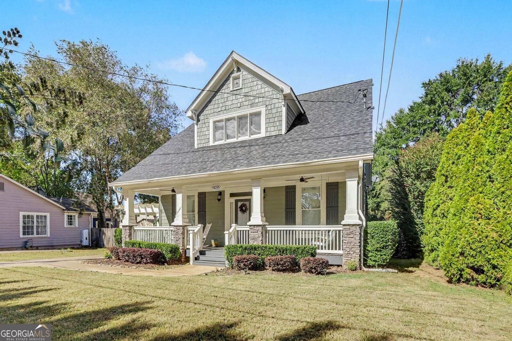 Photo of 1255 Eubanks Avenue, East Point, GA 30344 (MLS # 10878268)