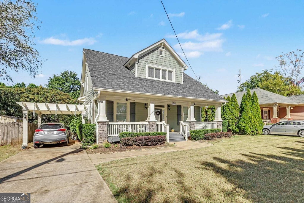 Photo of 1255 Eubanks Avenue, East Point, GA 30344 (MLS # 10878268)