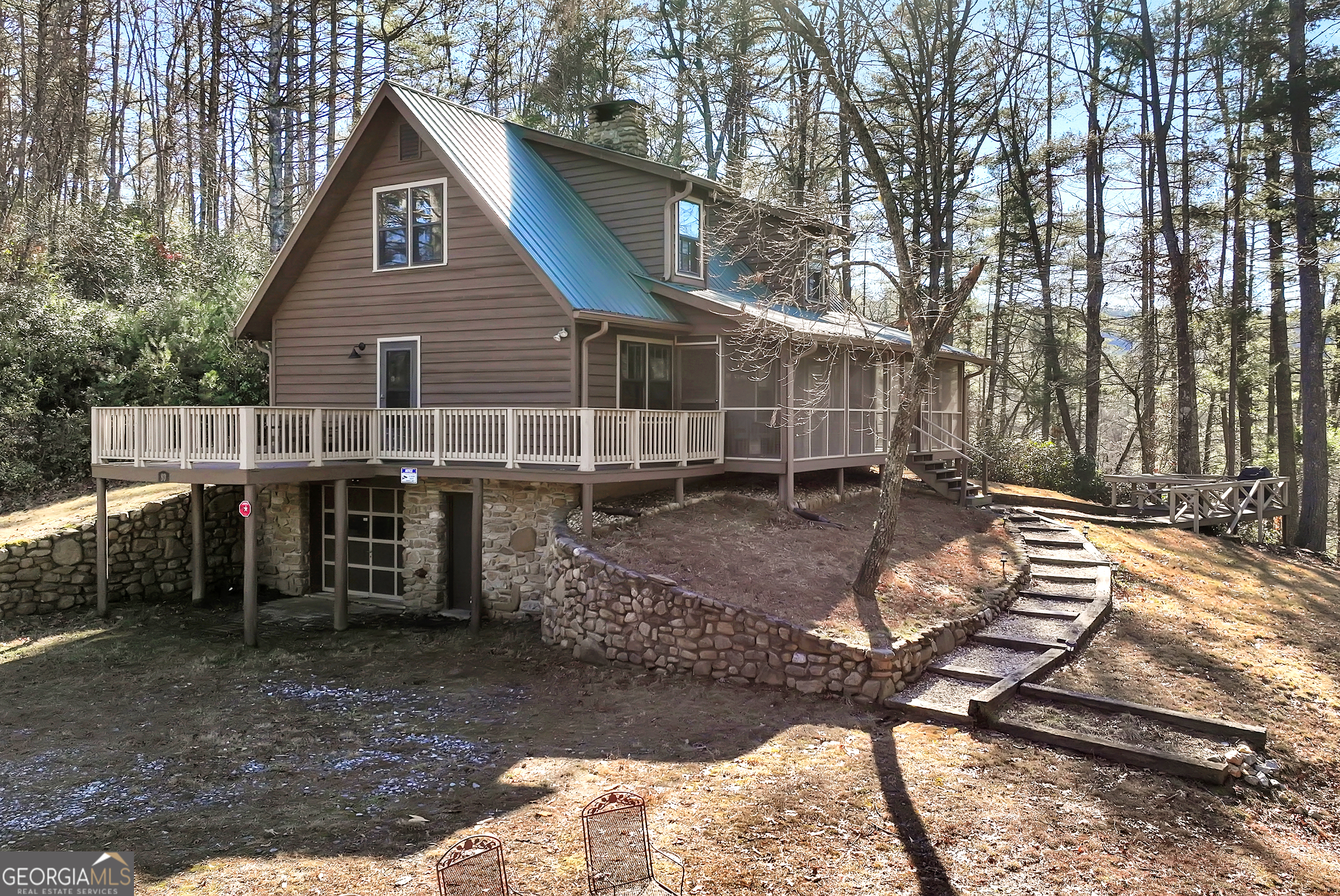 80 Lake Forest CT