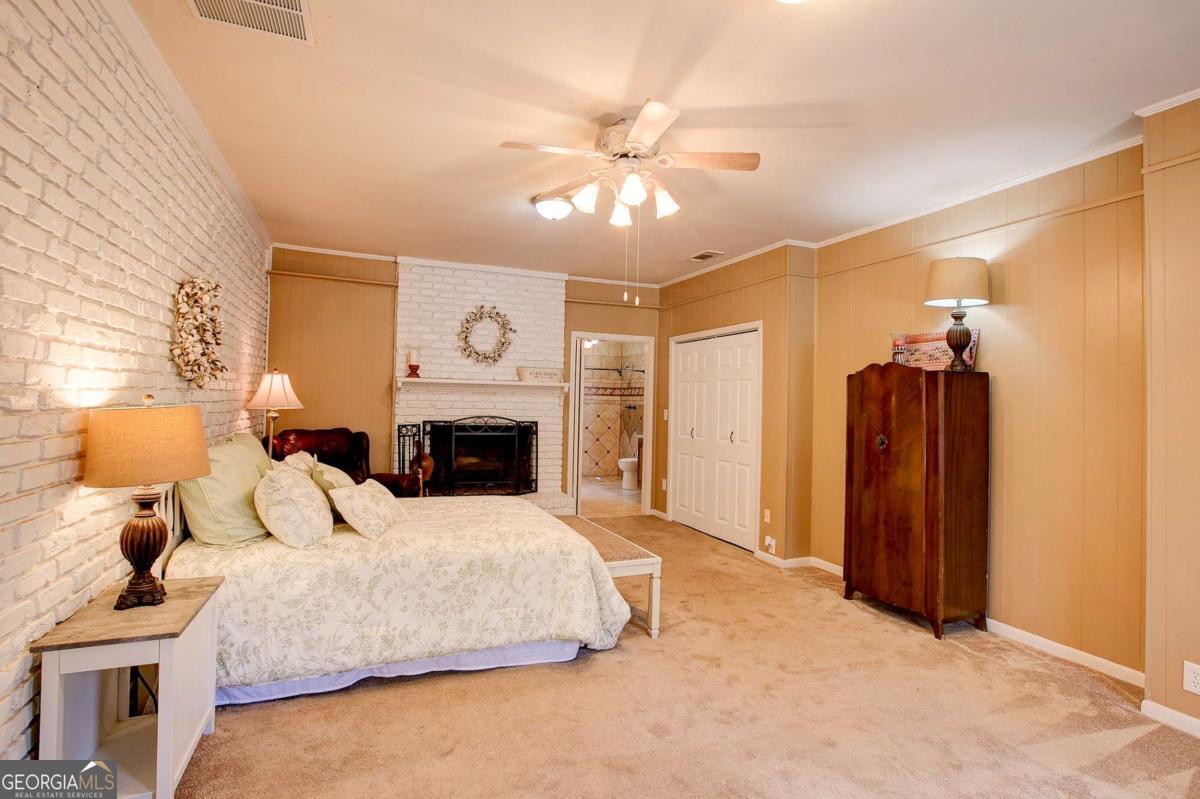 1336 SHIRLEY DR