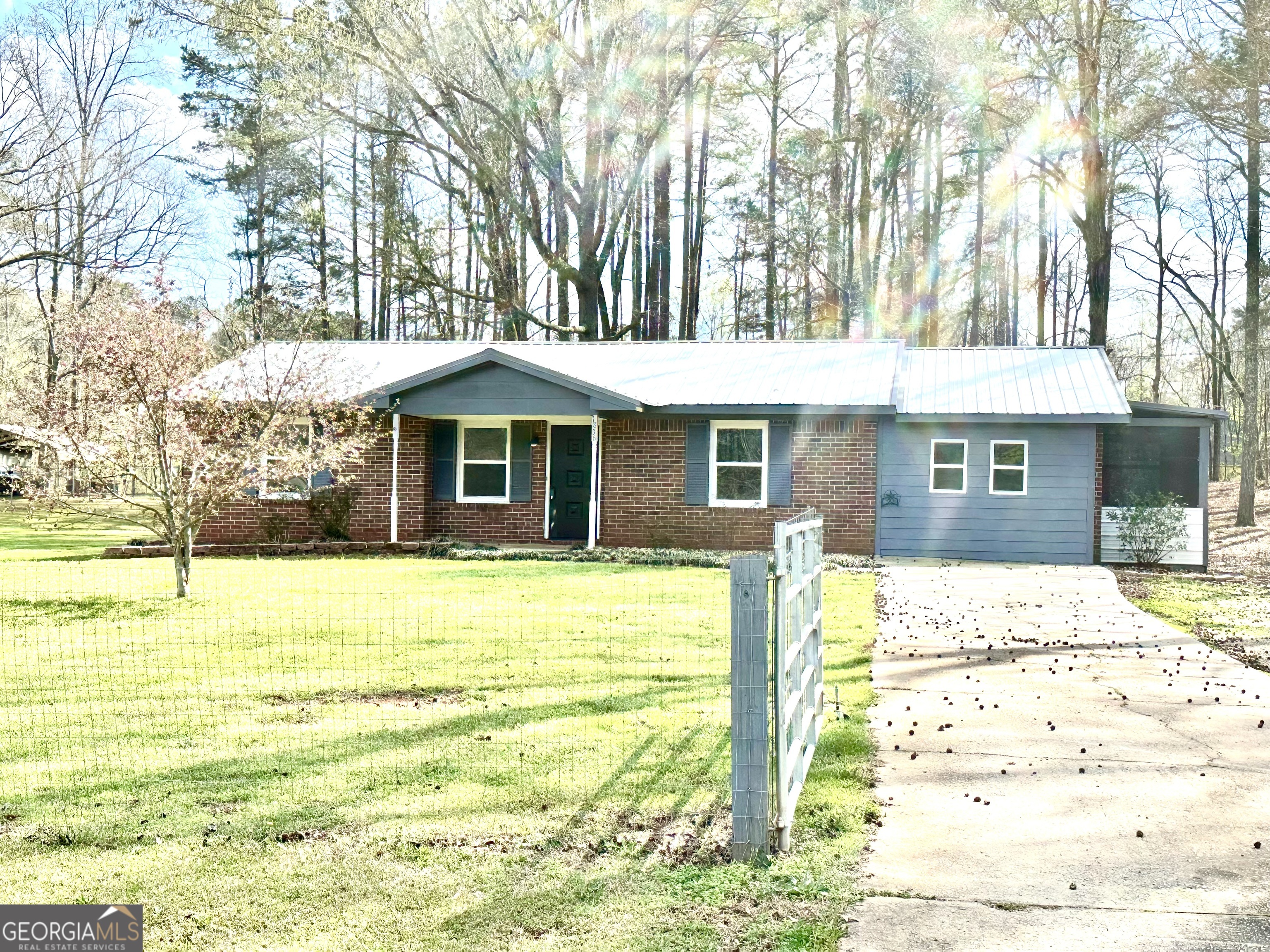 1836 Pinecrest DR