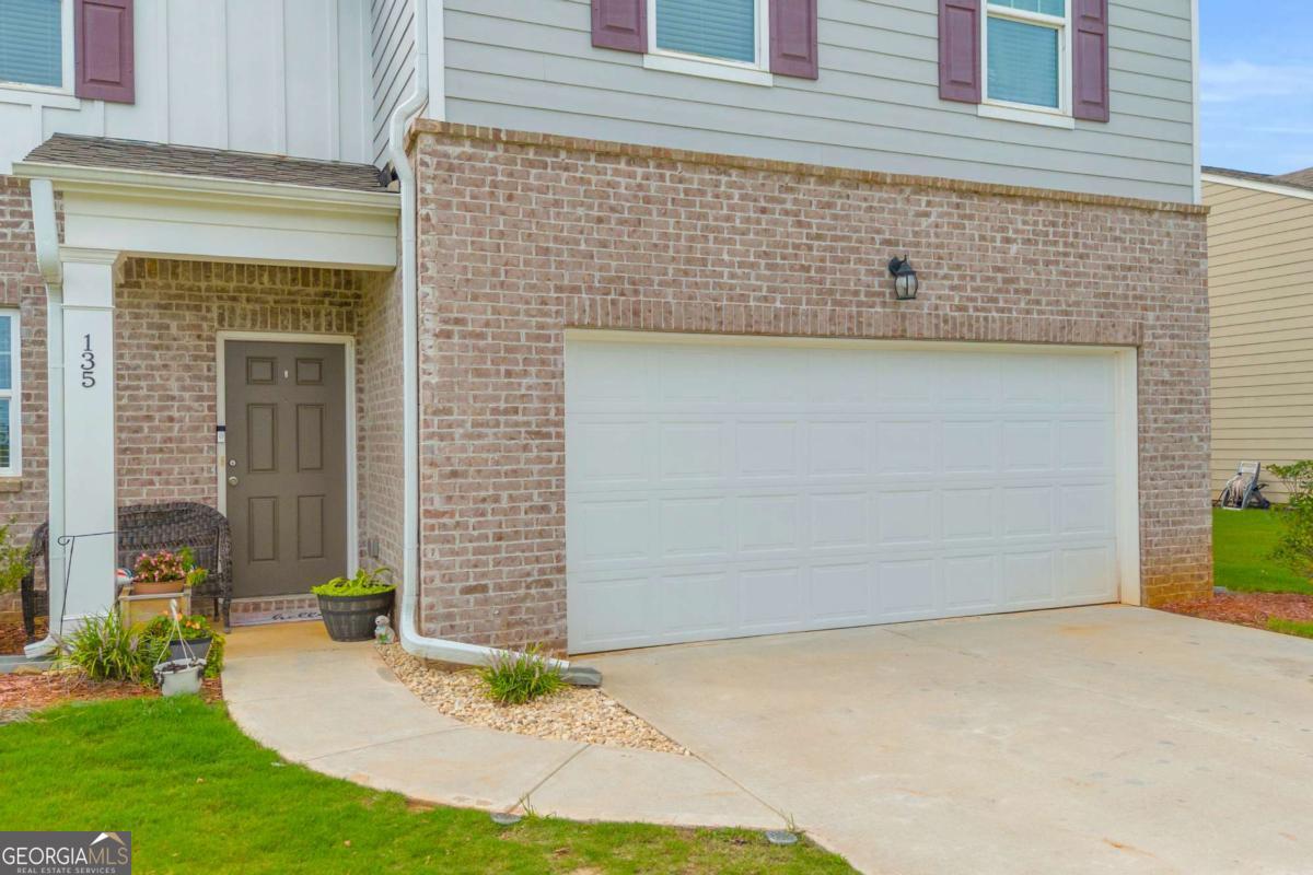 135 Ingle DR