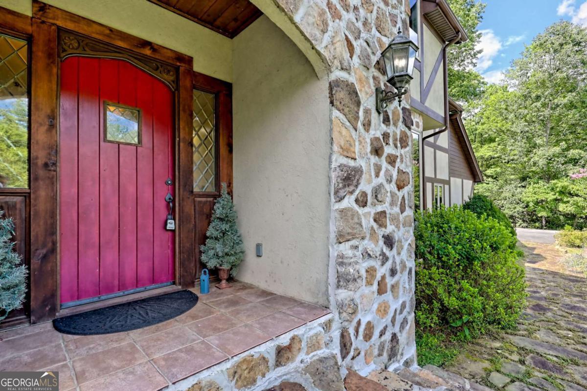 251 Quail Cove LN