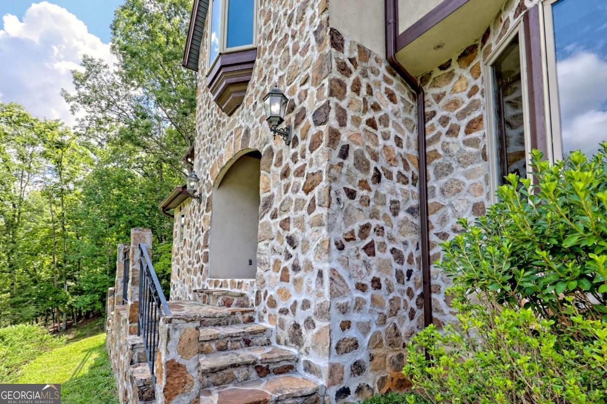 251 Quail Cove LN
