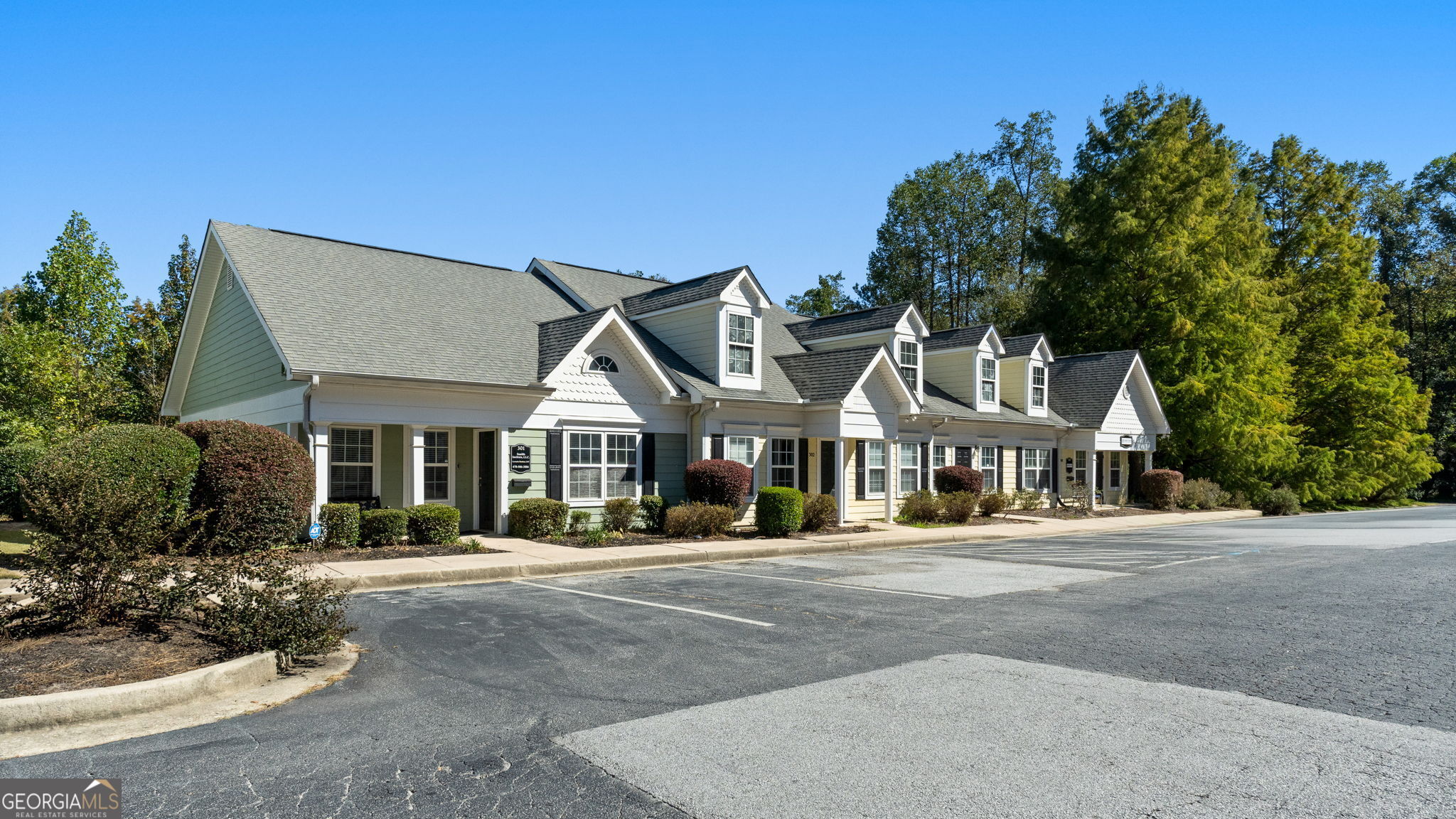 500 W Lanier AVE W 301