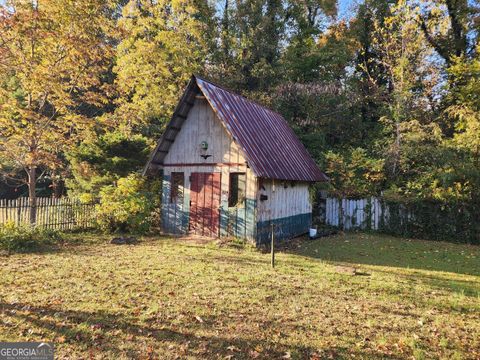 A home in Toccoa