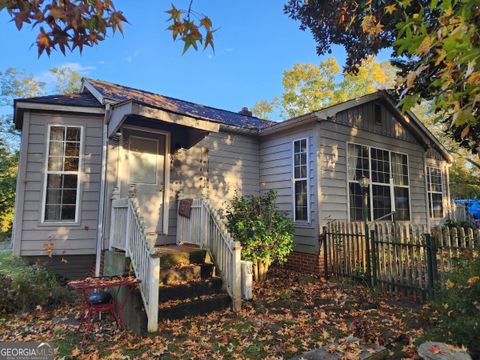 A home in Toccoa