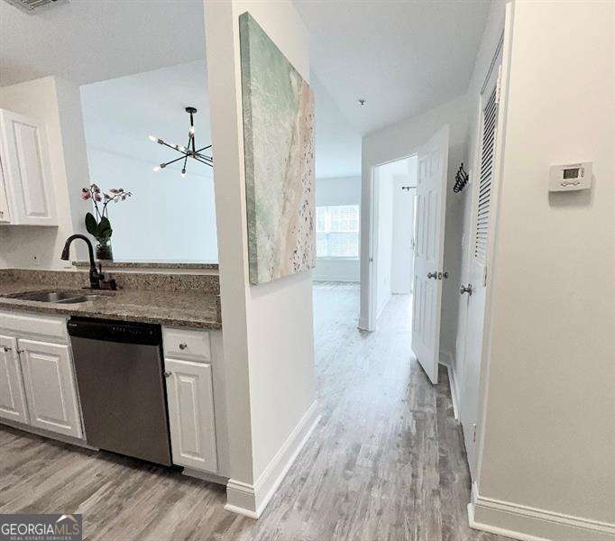 1074 Peachtree WALK NE B322