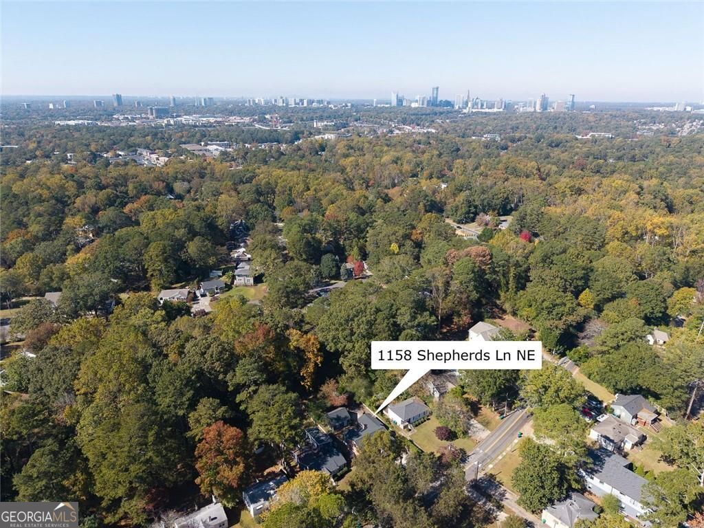 Atlanta, Georgia 30324, United States, 4 Bedrooms Bedrooms, ,3 BathroomsBathrooms,Residential,Active,239256