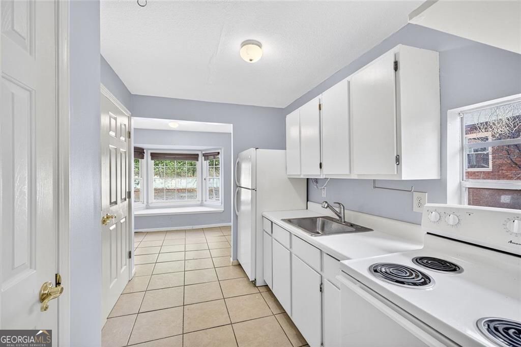 Atlanta, Georgia 30324, United States, 4 Bedrooms Bedrooms, ,3 BathroomsBathrooms,Residential,Active,239256